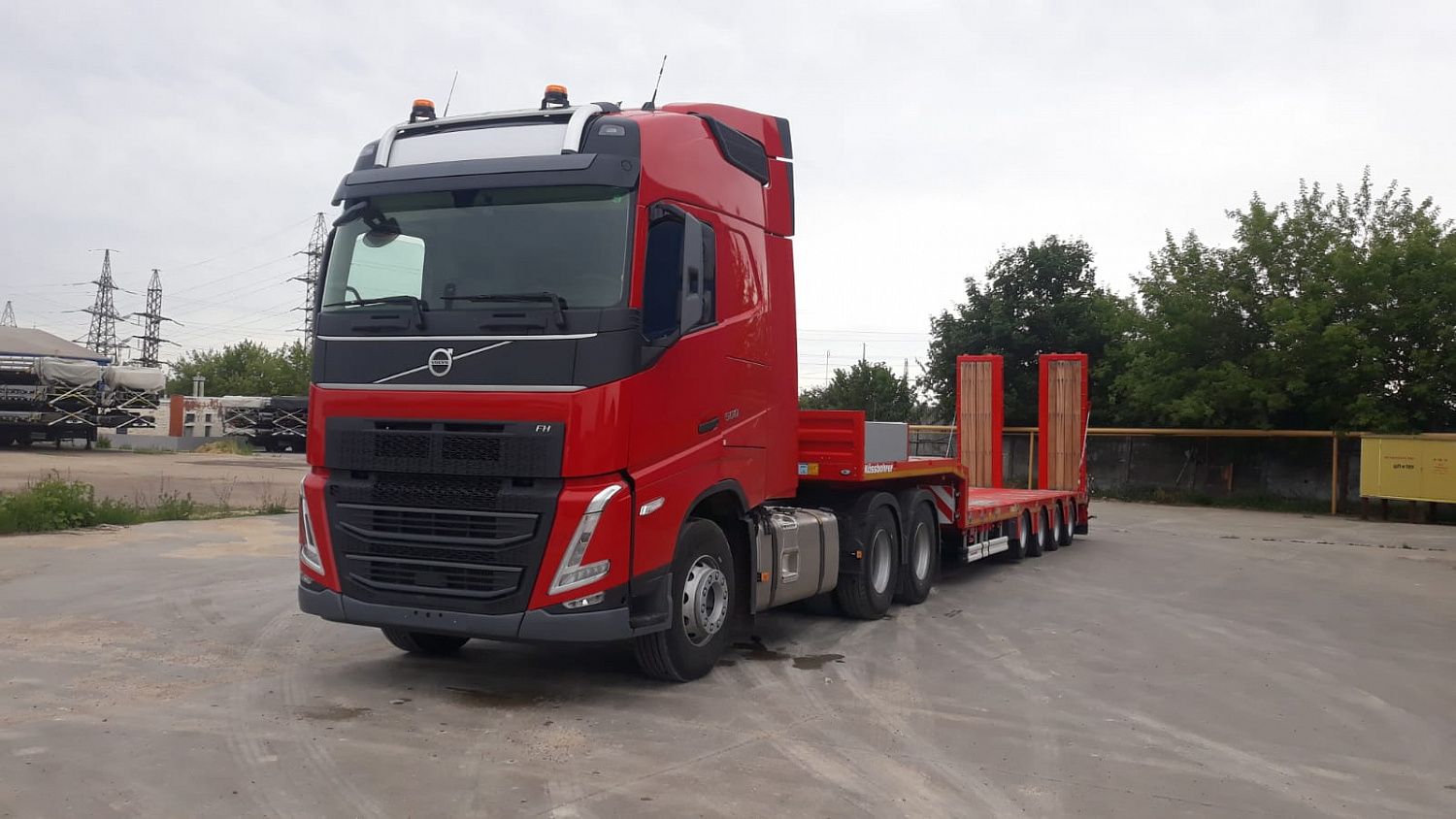 Новые тягачи VOLVO FH готовы к работе 